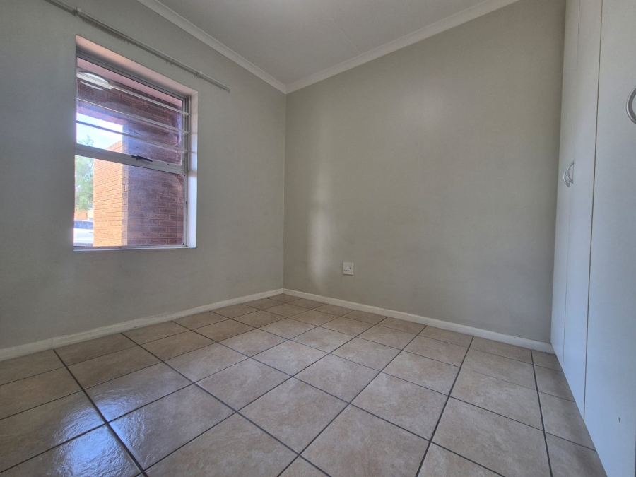 To Let 2 Bedroom Property for Rent in Protea Heights Western Cape